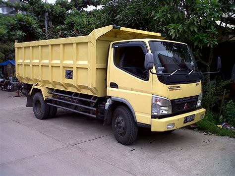 Manfaat Membeli Dump Truck Canter 2009