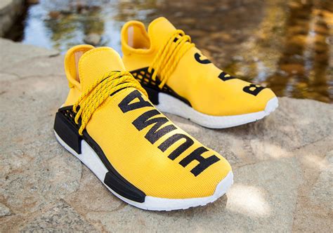 Fitur Adidas NMD Human Race
