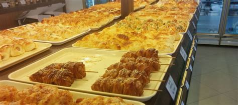 Harga Kue di Clover Medan: List Pabrik Kuliner