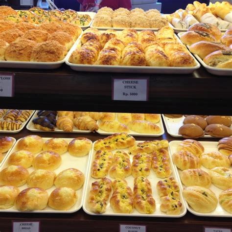 Tips Membeli Kue di Clover Medan