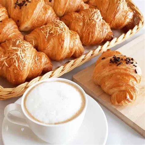 Berbagai Jenis Kue dan Pastry di Mirota Bakery