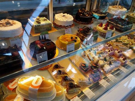 Kelebihan dan Kekurangan Kue Ulang Tahun di Anita Bakery Tasikmalaya