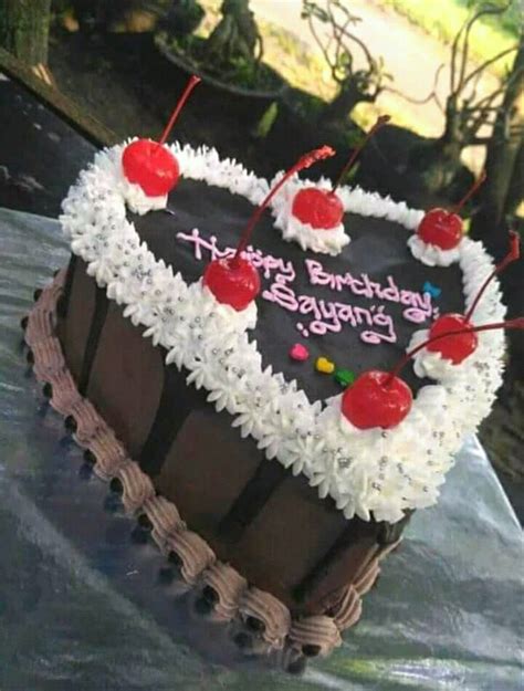 Pengertian dan Jenis Kue Ulang Tahun