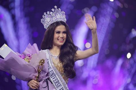 Fungsi Mahkota dalam Miss Indonesia