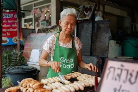 Tips Membeli Makanan di Lombok