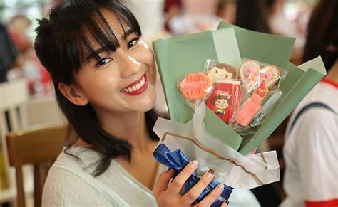**Faktor-Faktor yang Membuat Make Up Peko Populer