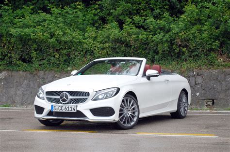 Fitur-fitur Mercedes-Benz C300 Cabriolet