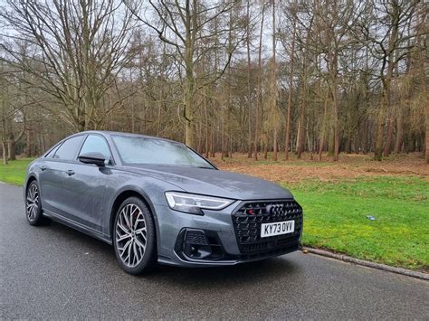 Mengapa Harga Mobil Audi S8 Mencolok?