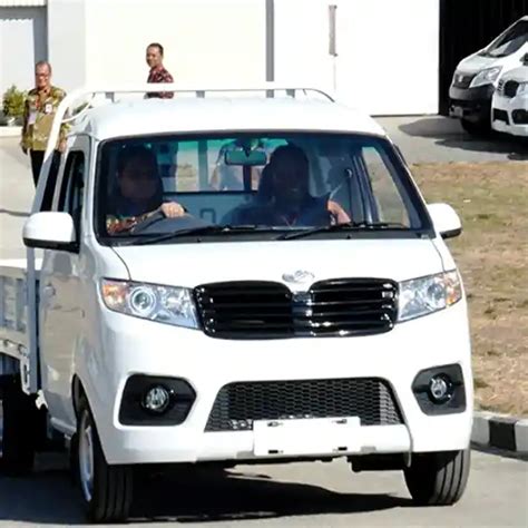 Harga Mobil Esemka Borneo
