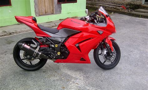 Arahkan Karaktermu dengan Motor Ninja 4 Tak Warna Merah Modifikasi