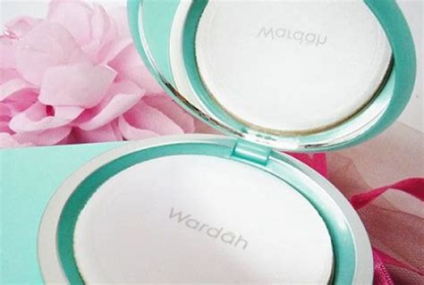 Tips Menggunakan Bedak Tabur Wardah White Secret
