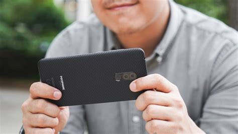 Kelebihan dan Kekurangan Pocophone F1