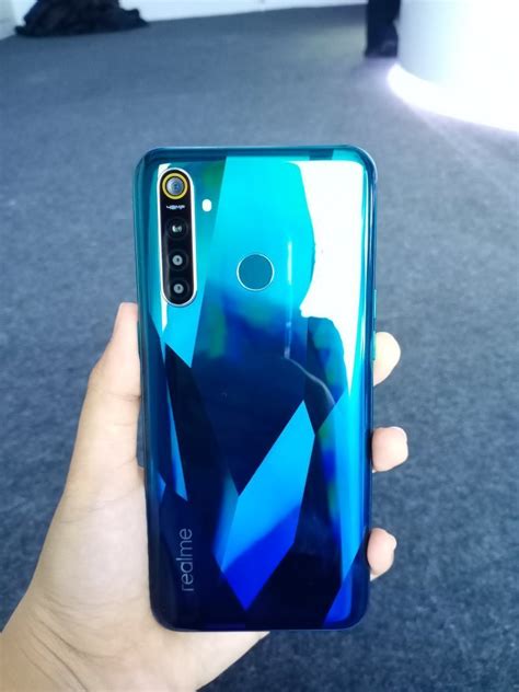 Kelebihan dan Kekurangan Realme 5 Pro