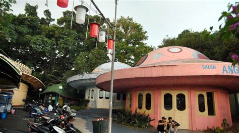 Lokasi dan Jam Operasional