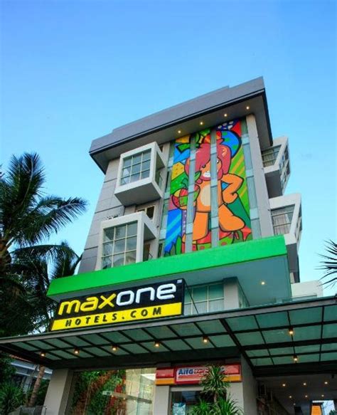 Harga Berenang di Hotel Maxone Malang